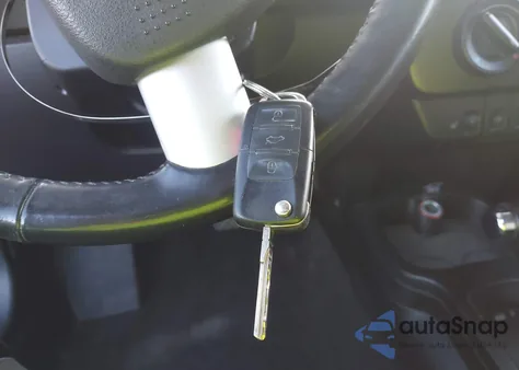 2009 Volkswagen New Beetle 2.5L из США, поврежденный, VIN 3VWPW31C29M514852